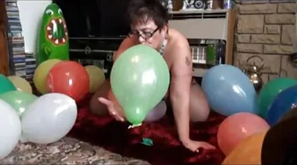 Leraar in kantoor mooie seksfilms neukt jong college meisje