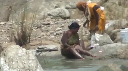 Ze lokte een man hollandse seks films naar bed en nam een ritje op zijn stenen bout