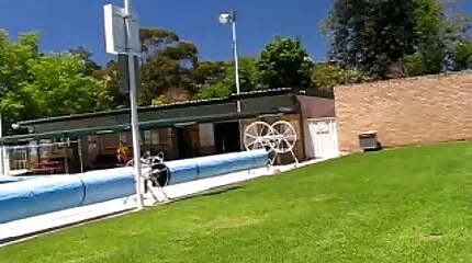 Jonge vrouw in kousen neukt in geschoren gratis lesbische seksfilms vagina met haar man