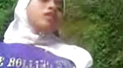 De actrice slaagde met succes voor de casting van een modelagent en ontving een lange lesbische seksfilm lul in shaggy