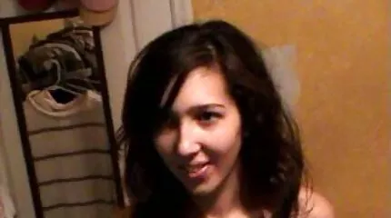 Blonde nam haar slipje af en liet haar kutje achter met een gratis lange seksfilms grote stok