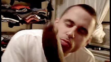 Bebaarde oude fucker gebracht naar vicino seksfilm lesbisch