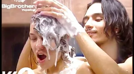 Guy fucked doggy style slank lesbische seksfilms meisje met mooie kont