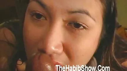 De man gratis seks film lokte zijn vriendin met een harde lul en spreidde zich uit voor hete seks