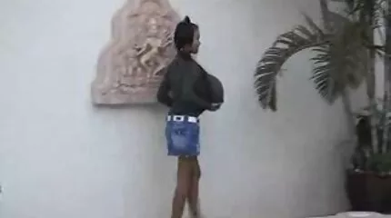 Jong gratis seksfilms meisje gave naar neuken zichzelf in beide spleten van een volwassen man